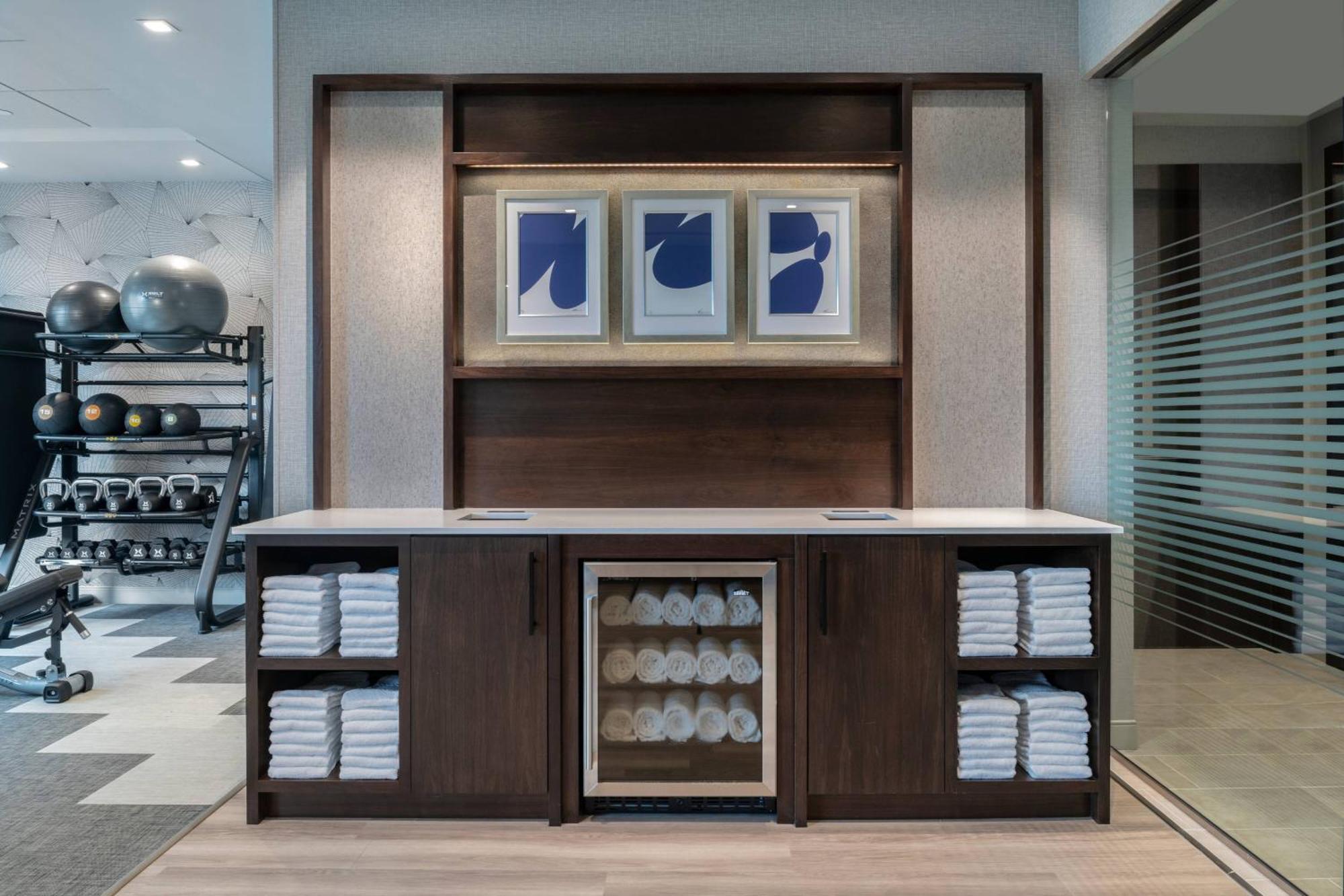 Towneplace Suites By Marriott Boston Medford Bagian luar foto