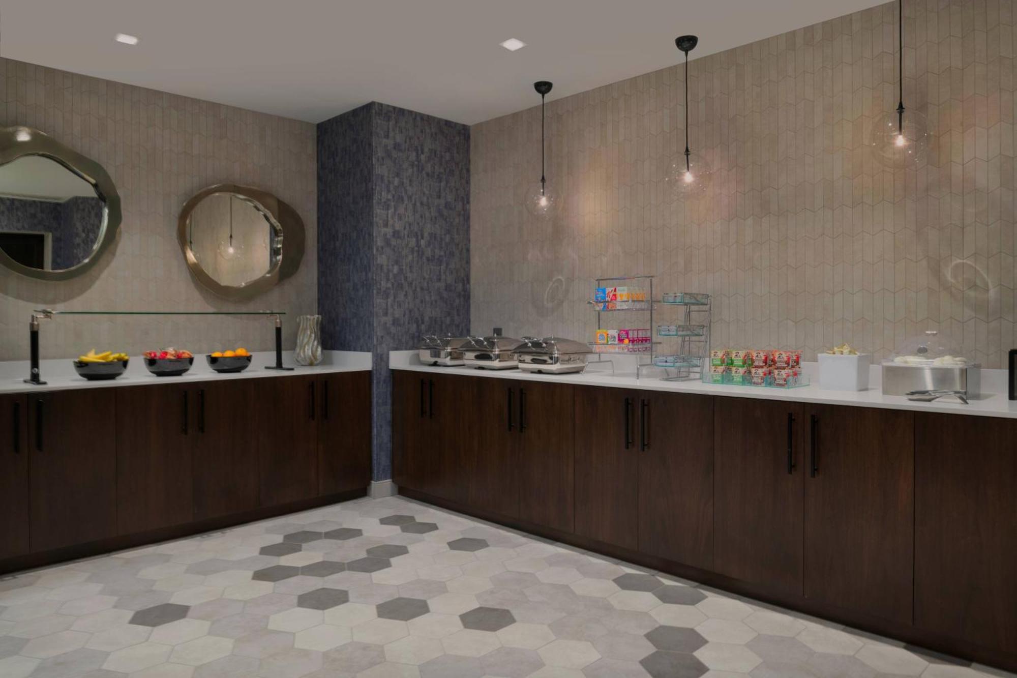 Towneplace Suites By Marriott Boston Medford Bagian luar foto