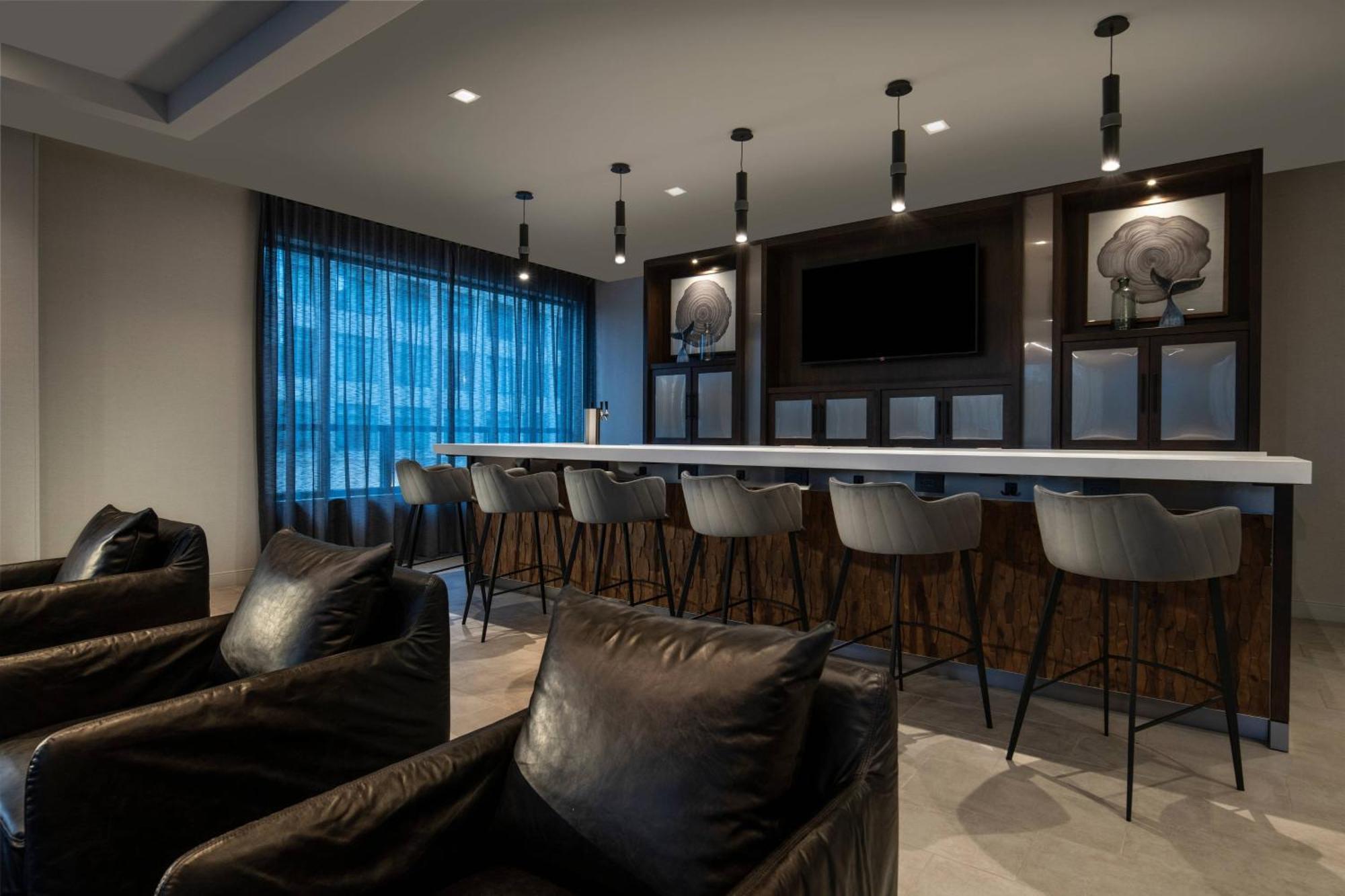 Towneplace Suites By Marriott Boston Medford Bagian luar foto