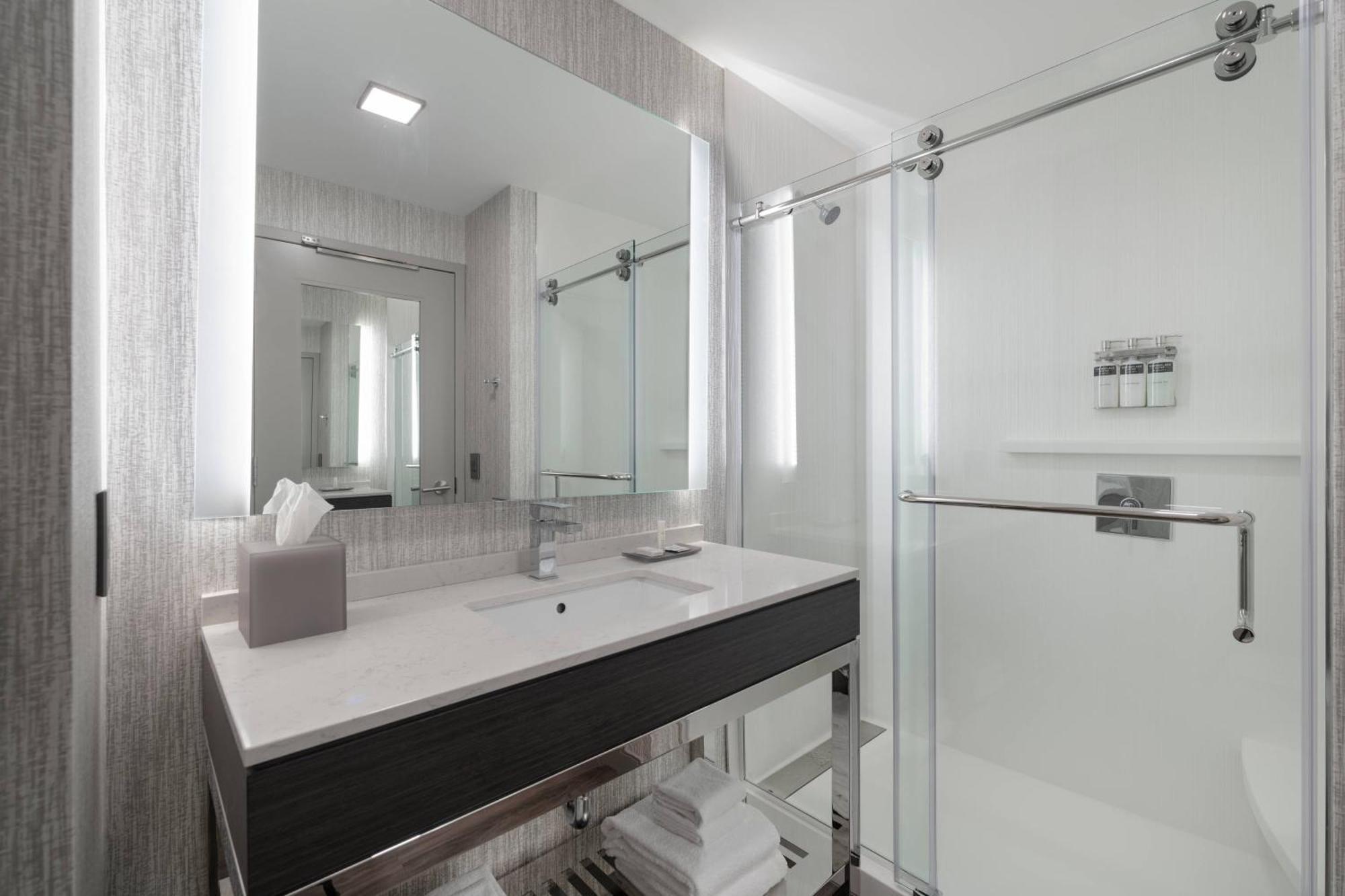 Towneplace Suites By Marriott Boston Medford Bagian luar foto