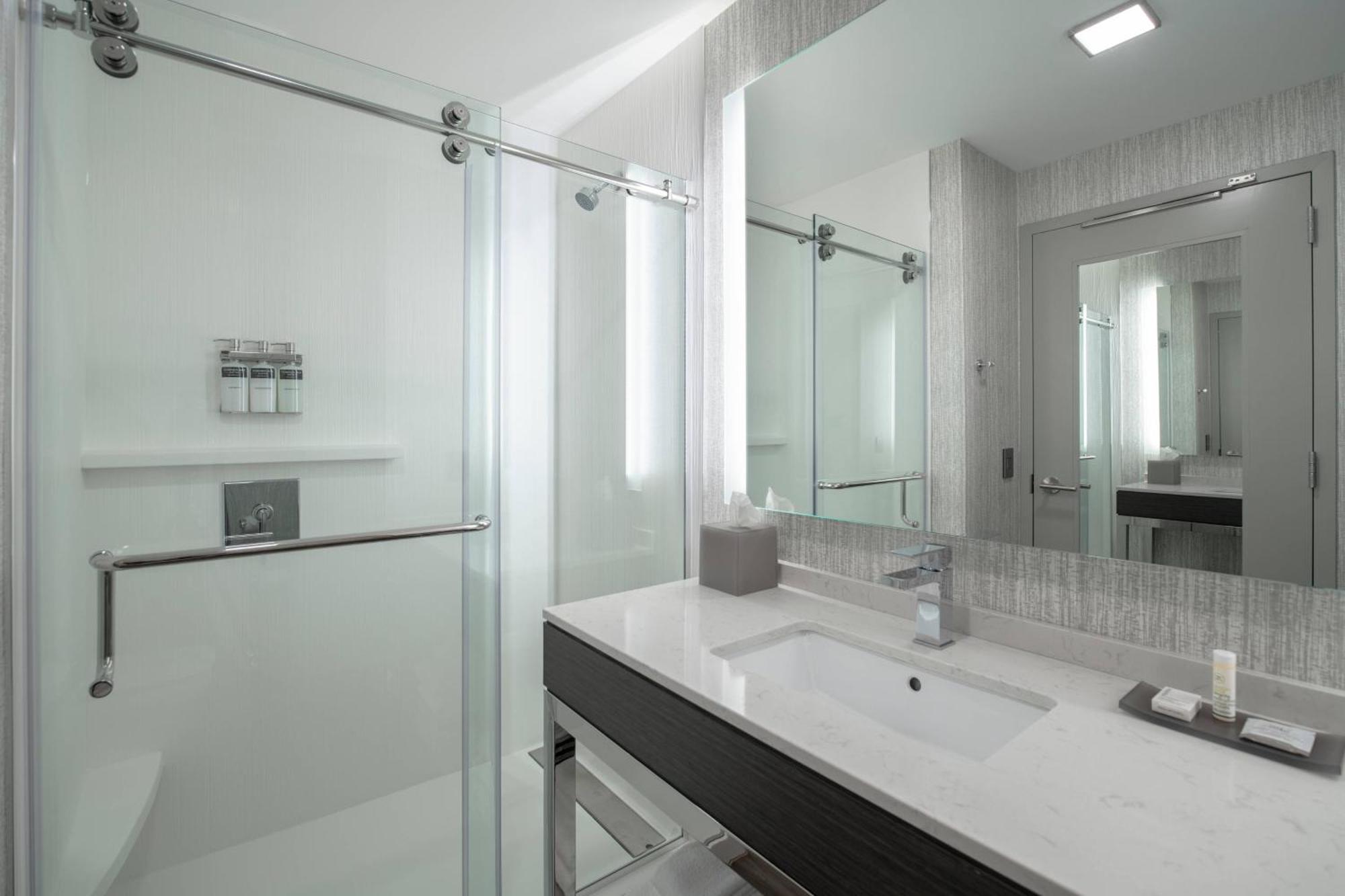 Towneplace Suites By Marriott Boston Medford Bagian luar foto