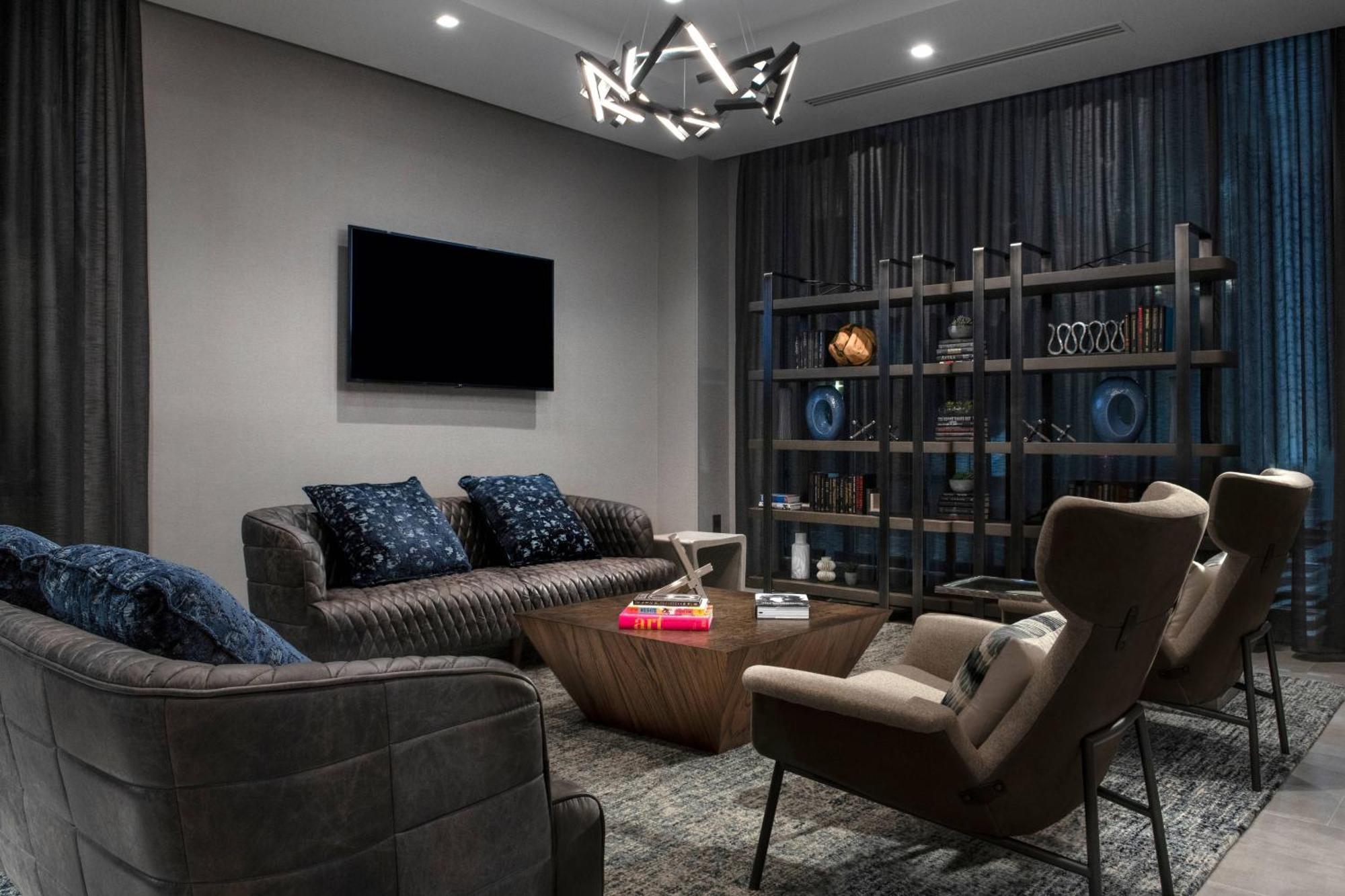 Towneplace Suites By Marriott Boston Medford Bagian luar foto